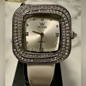 OLEVS LUXURY QUARTZ WATCH SET WITH 84 ZIRCONIA DIAMONDS